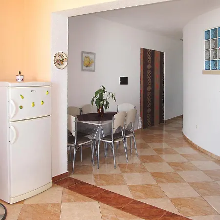 Haus Nensy 102s